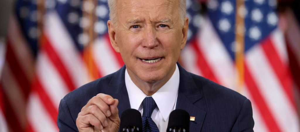 Ο Τ.Μπάιντεν υπέγραψε το νομοσχέδιο ύψους 1,2 τρισεκ. για τις επενδύσεις στις υποδομές