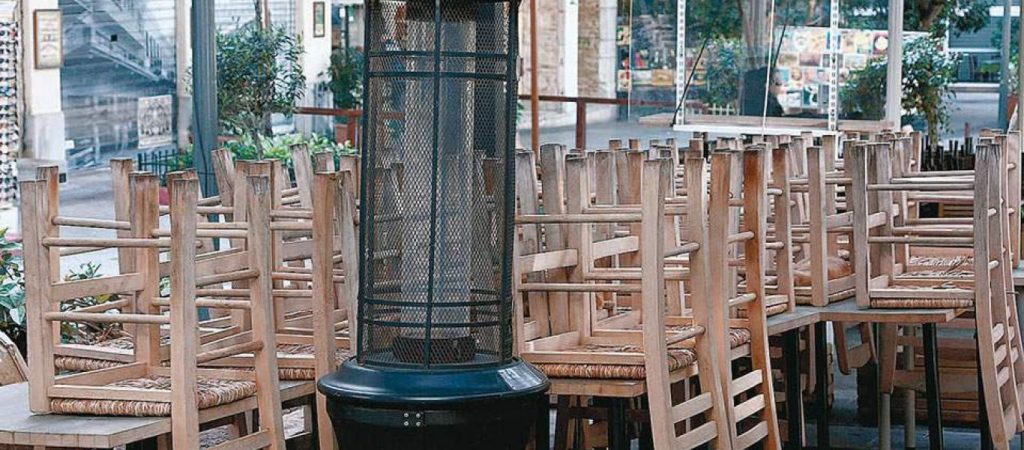 «Νέκρωσε» σήμερα η μεγαλύτερη βιομηχανία της Ελλάδας: Κατέβασε ρολά η εστίαση – Οργή κατά της κυβέρνησης