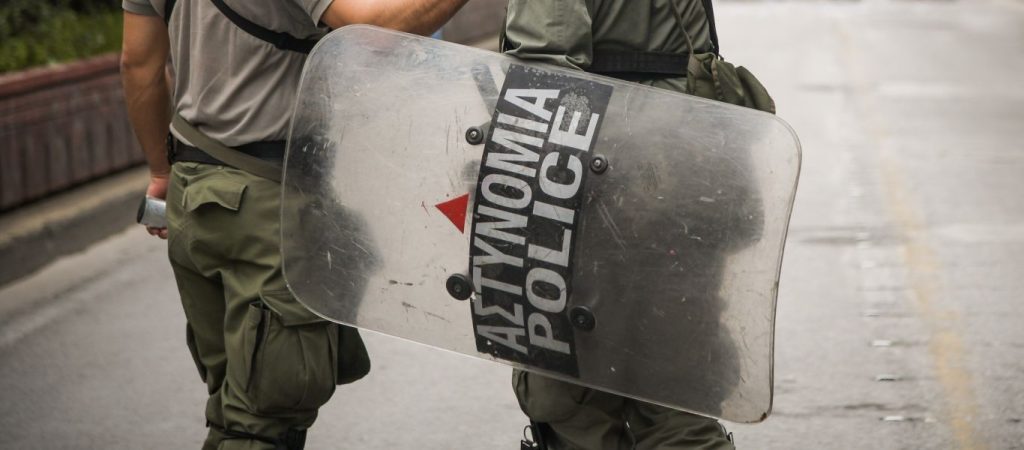 Εστίαση: Ένταση στην πορεία με καταστηματάρχες και ΜΑΤ