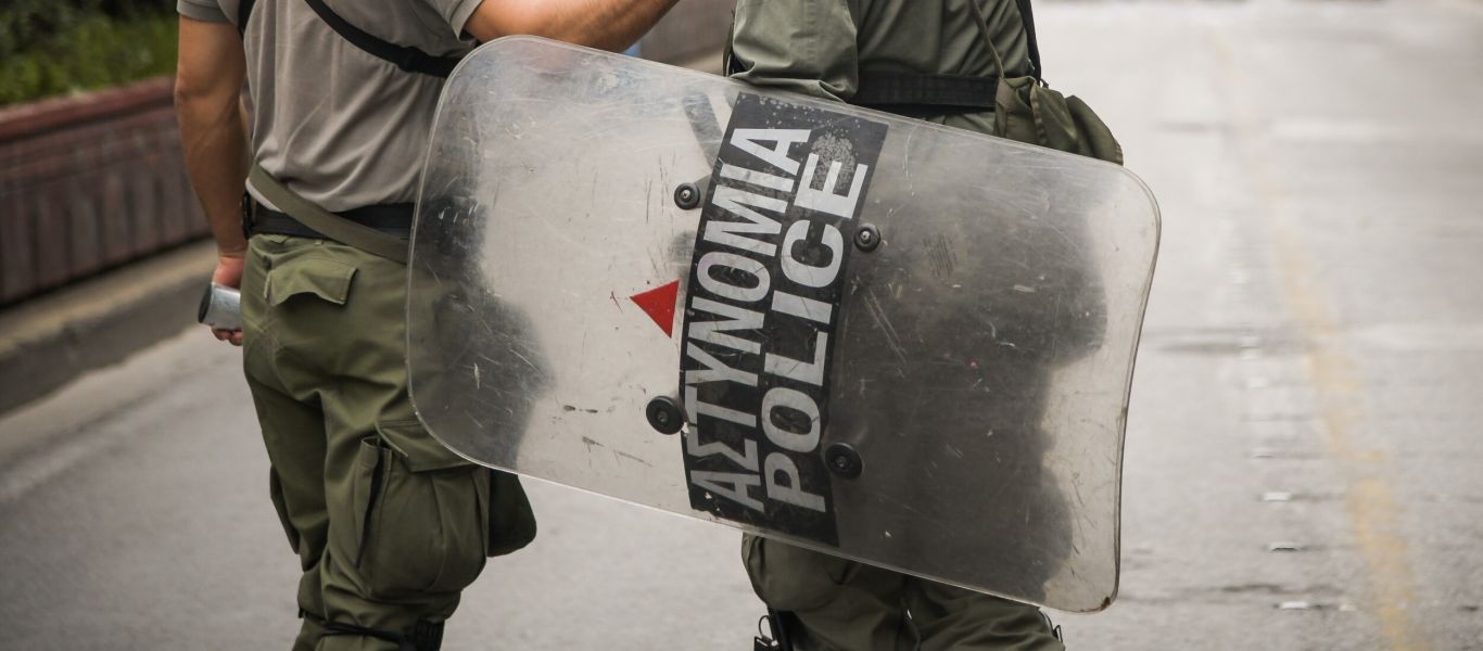 Εστίαση: Ένταση στην πορεία με καταστηματάρχες και ΜΑΤ