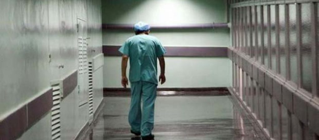 Κυβέρνηση: «Η στρατηγική για την πανδημία αποδίδει»! – Για τα  χιλιάδες  κρούσματα & θανάτους φταίνε οι… ανεμβολίαστοι