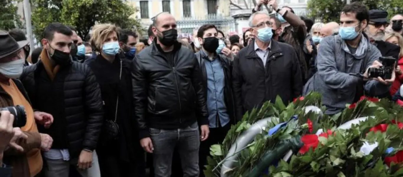 Αντιπροσωπεία του ΣΥΡΙΖΑ κατέθεσε στεφάνι στο Πολυτεχνείο – Δεν πήγε ο Α.Τσίπρας