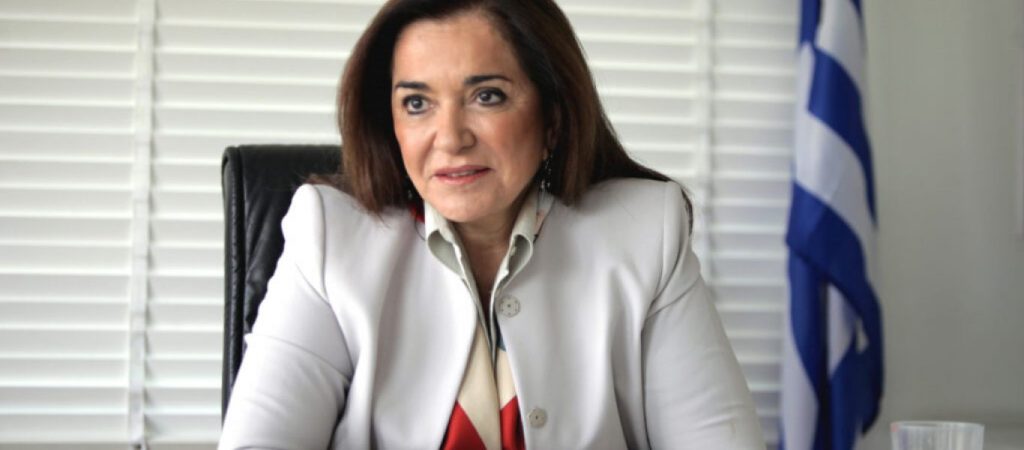 Ν.Μπακογιάννη: «Στους δύο μήνες είχα μηδενική προστασία από το εμβόλιο – Θέλει και τρίτη δόση»!