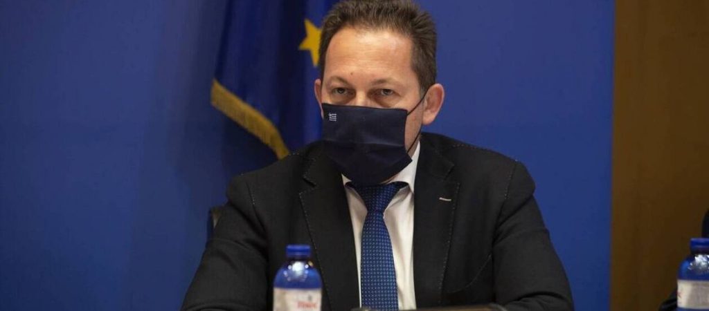 «Ο μπιζιμπόντη κύριος Πέτσας» – Λίγο πριν την εξεταστική για την λίστα των ΜΜΕ κάποιοι φαίνεται πως τον «αδειάζουν»