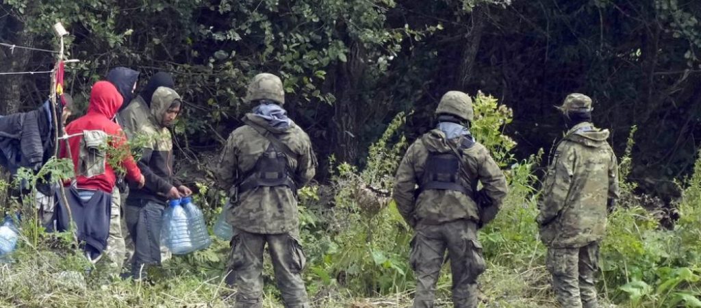 Χειροπέδες σε 100 αλλοδαπούς στα σύνορα Πολωνίας – Λευκορωσίας – Περιορισμοί σε ταξίδια προς Μινσκ