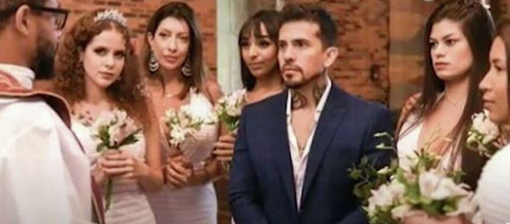 Παντρεύτηκε εννέα γυναίκες ταυτόχρονα για να διαμαρτυρηθεί για την μονογαμία! (βίντεο)