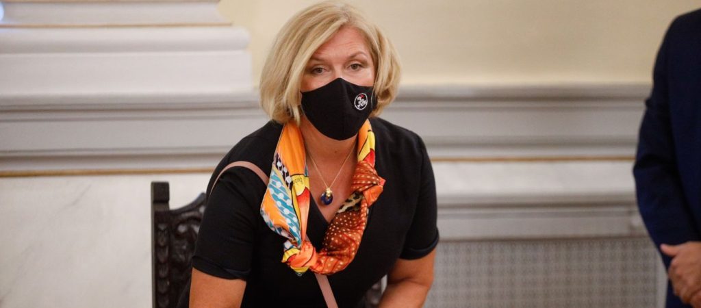 Τα «γυρίζει» η Μ.Γκάγκα: «Έκανα λεκτικό λάθος – 13 έως 20 φορές κολλάνε περισσότερο οι ανεμβολίαστοι»