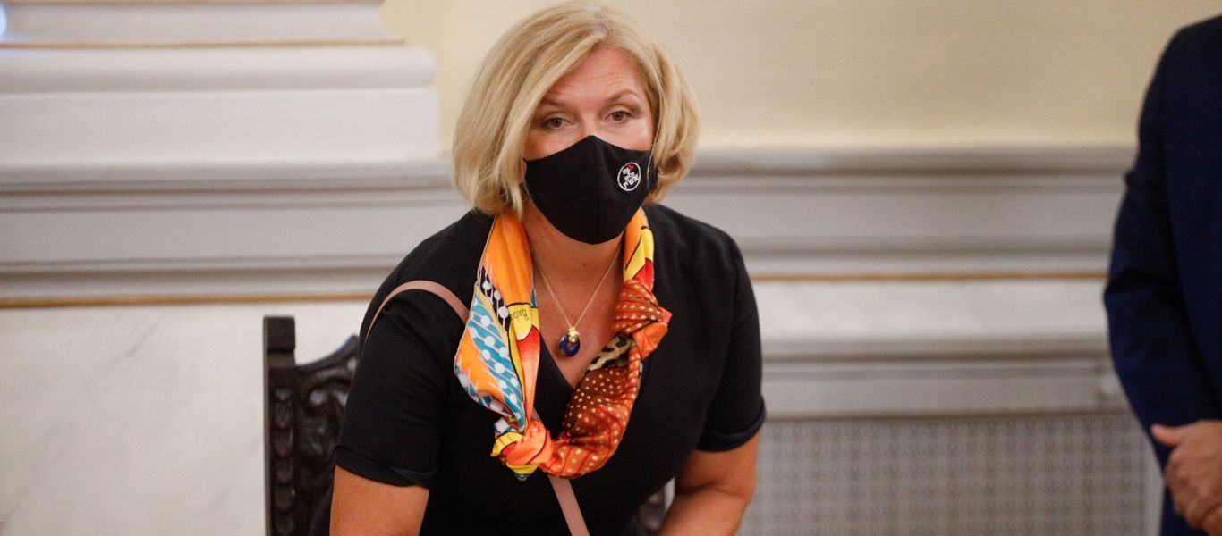 Τα «γυρίζει» η Μ.Γκάγκα: «Έκανα λεκτικό λάθος – 13 έως 20 φορές κολλάνε περισσότερο οι ανεμβολίαστοι»