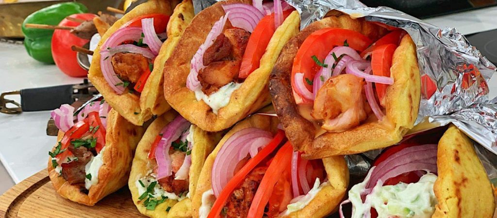 Τι άλλο θα δούμε: Σουβλατζίδικο στο Βόλο δίνει δώρο rapid test με κάθε παραγγελία άνω των 20 ευρώ!