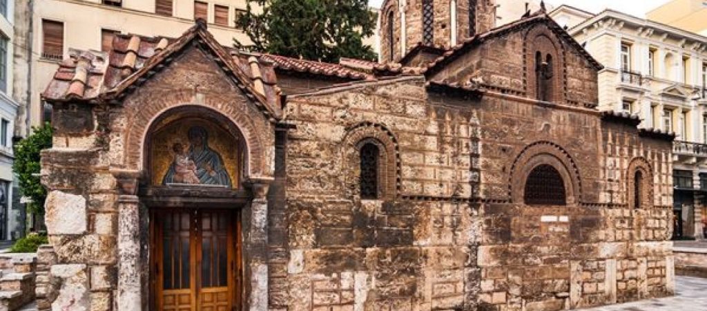 Το γνωρίζατε; – Γιατί στα «Εισόδια της Θεοτόκου» γιορτάζει και η Καπνικαρέα;