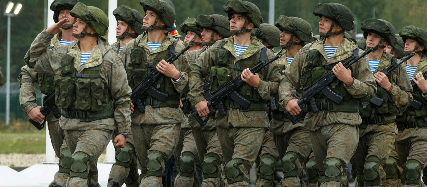 ΗΠΑ: Η Ρωσία συγκεντρώνει δυνάμεις στα σύνορα με την Ουκρανία – Θα εισβάλουν εάν το αποφασίσει ο Πούτιν