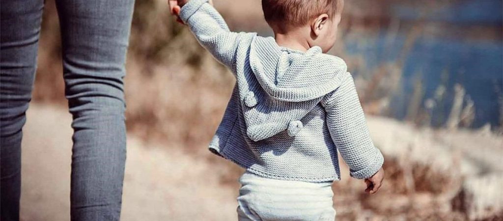 Βρετανία: «Ζητείται νταντά για δύο εβδομάδες με αμοιβή… 9.000 λίρες» – Η αγγελία που έγινε viral