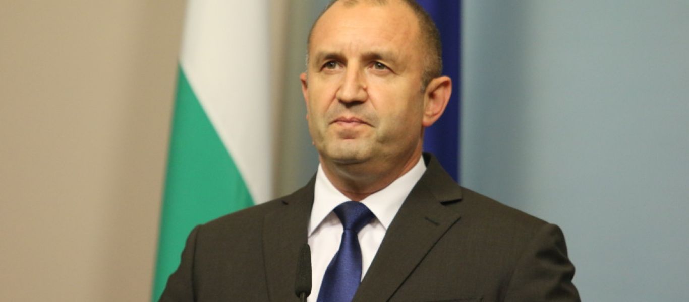 Βουλγαρία: Ο Ρούμεν Ράντεφ επανεξελέγη κατά τον δεύτερο γύρο των προεδρικών εκλογών