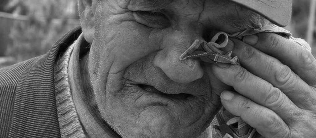 Αφόρητες απαγορεύσεις στους άνω των 60 αν δεν εμβολιαστούν με 3η δόση στις 13/12! – Εκβιάζουν παππούδες και γιαγιάδες