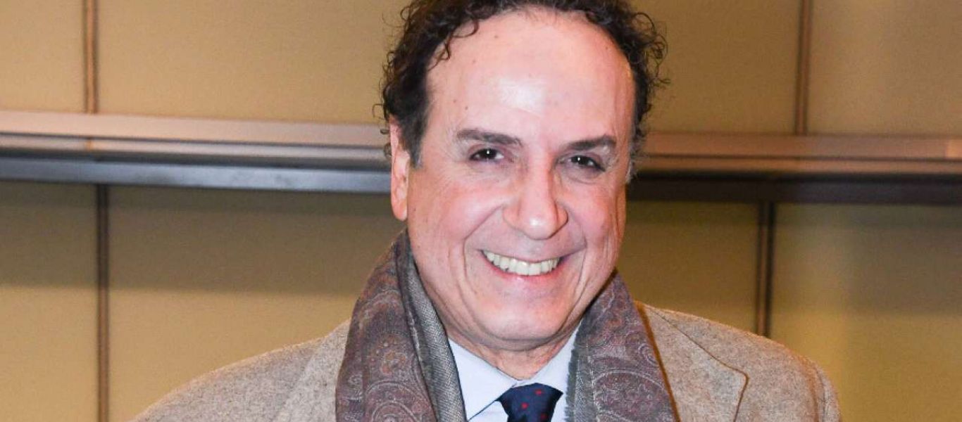 Ο Χάρης Ρώμας άφησε άνεργο έναν ηθοποιό γιατί δεν ήθελε να εμβολιαστεί: Τον απέλυσε!