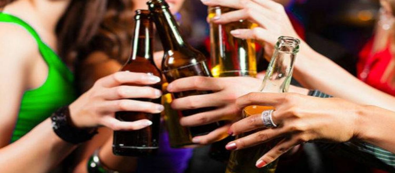 Κρήτη: Εξαπλώνεται το φαινόμενο της υπερβολικής κατανάλωσης αλκοόλ από ανηλίκους – Νέο περιστατικό