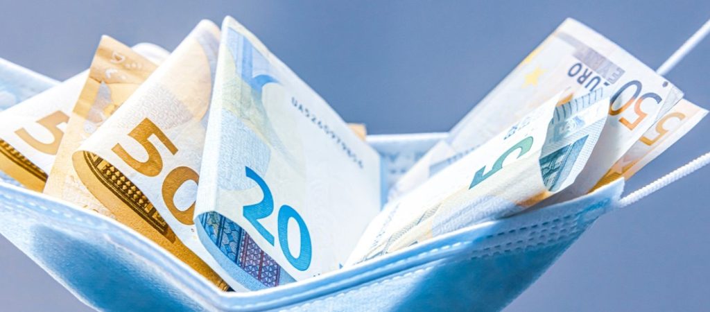 Ηράκλειo: Υπάλληλος δέχθηκε πρόστιμο γιατί ήταν ανεμβολίαστος και πολίτες ζήτησαν αποζημίωση 145εκ. ευρώ