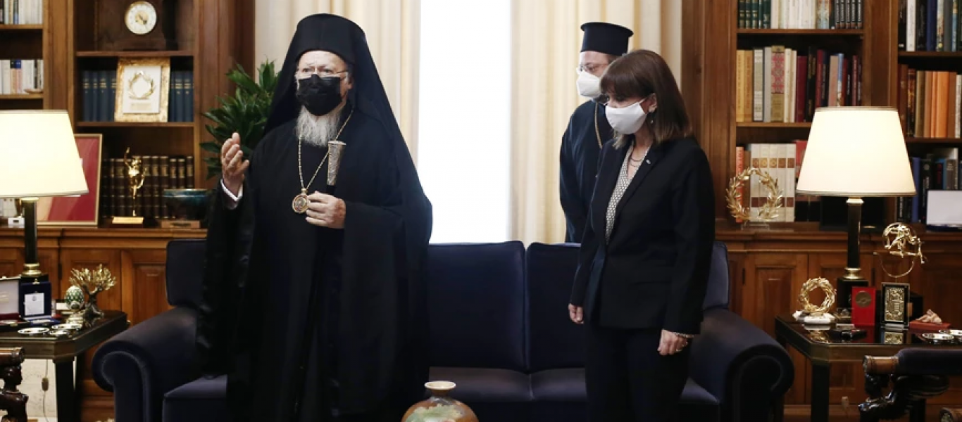 Με τον Οικουμενικό Πατριάρχη Βαρθολομαίο συναντήθηκε η Κ.Σακελλαροπούλου
