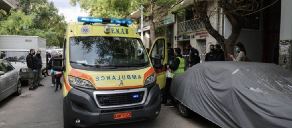 Κολωνάκι: Δείτε λεπτό προς λεπτό τη μεταφορά της 13χρονης που έπεσε από τον 6ο όροφο πολυκατοικίας στο «Παίδων» (βίντεο)