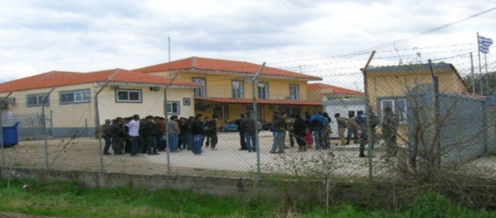 Εβρος: Οι κάτοικοι αντιδρούν χτίζοντας εκκλησία απέναντι από το ΚΥΤ Φυλακίου