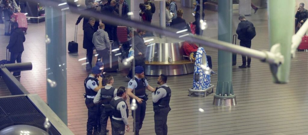 Ολλανδία: Συναγερμός στο αεροδρόμιο του Μάαστριχτ – Έλαβαν απειλή για βόμβα – Εκκενώθηκε ο χώρος