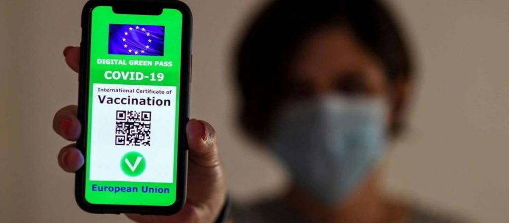 Ραγδαίες εξελίξεις: Εμβόλιο ανά 9 μήνες για όλους αλλιώς τέλος τα «προνόμια» λέει η ΕΕ