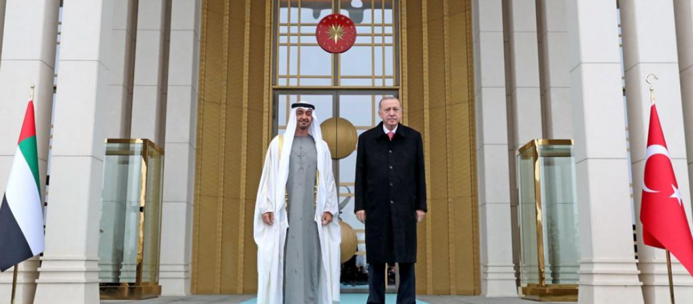 Το παρασκήνιο της συμφωνίας ΗΑΕ-Τουρκίας: Πώς οδηγήθηκαν στις «θερμές» αγκαλιές