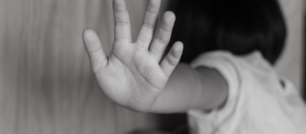 Συνελήφθη 43χρονος στον Αλμυρό για προσβολή της γενετήσιας αξιοπρέπειας κατά της ανήλικης κόρης του