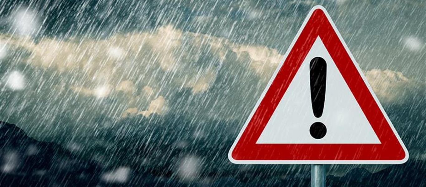 Έυβοια: Έντονη βροχόπτωση – Δρόμοι έγιναν χείμαρροι – Εγκλωβίστηκαν οδηγοί στον δρόμο