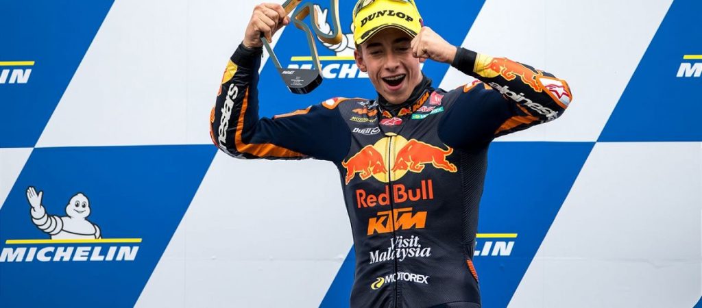 Ο Παγκόσμιος Πρωταθλητής του Moto3 κατέρρευσε την ώρα που έδινε συνέντευξη – Σοκαριστικό βίντεο