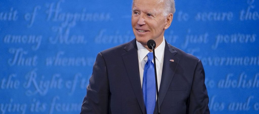 Μπάιντεν για  μετάλλαξη Όμικρον: Να δοθούν περισσότερα εμβόλια στις φτωχές χώρες