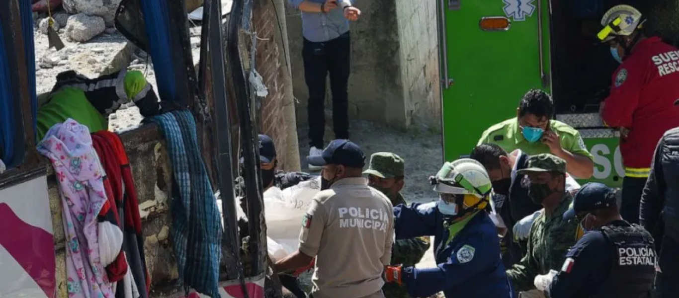 Μεξικό: Τουλάχιστον 19 νεκροί και 32 τραυματίες σε τροχαίο δυστύχημα με τουριστικό λεωφορείο