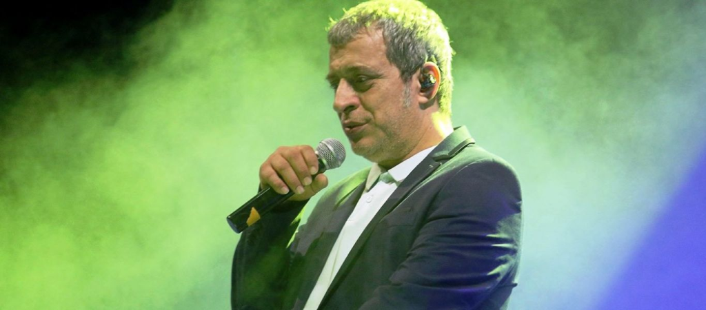 Τροχαίο ατύχημα για τον Θέμη Αδαμαντίδη – Όχημα έπεσε με μεγάλη ταχύτητα στο ΙΧ του!