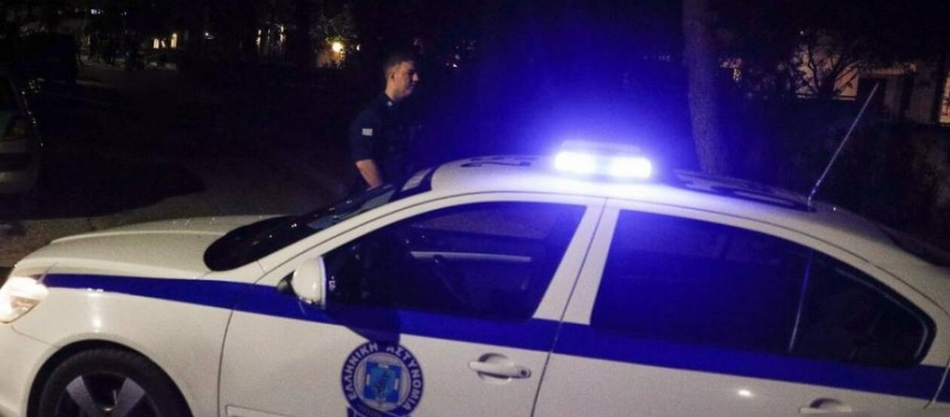 Συνελήφθησαν δύο ανήλικοι στον Βύρωνα με μαχαίρια & κατσαβίδια: «Παίζαμε σε video clip ενός τράπερ»