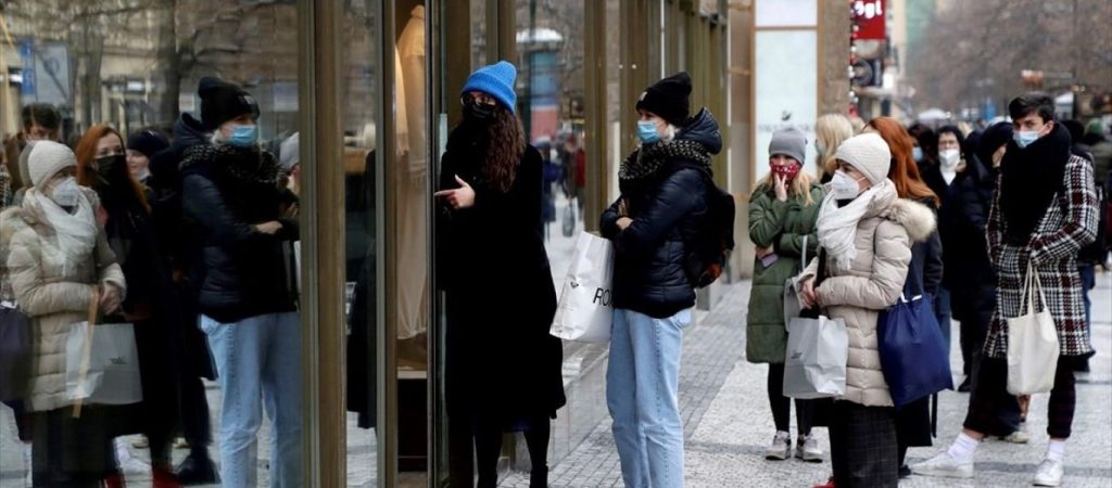 Τσεχία: Εντοπίστηκε ύποπτο κρούσμα της μετάλλαξης «Omicron»