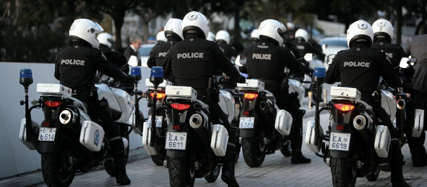«Μαθήματα αντι-ρατσισμού» σε 2.000 αστυνομικούς της ομάδας ΔΙ.ΑΣ ξεκινά το υπουργείο ΠΡΟ.ΠΟ