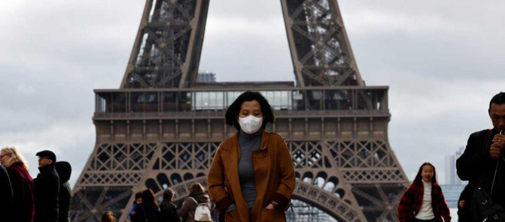 Υπ.Υγείας Γαλλίας: «Η μετάλλαξη Όμικρον πιθανόν να κυκλοφορεί ήδη στη χώρα»