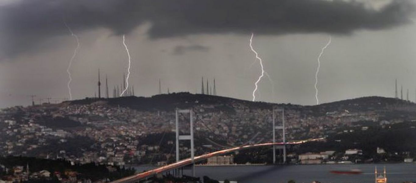 Τουρκία: Τέσσερεις νεκροί και 19 τραυματίες από καταιγίδα στην Κωνσταντινούπολη