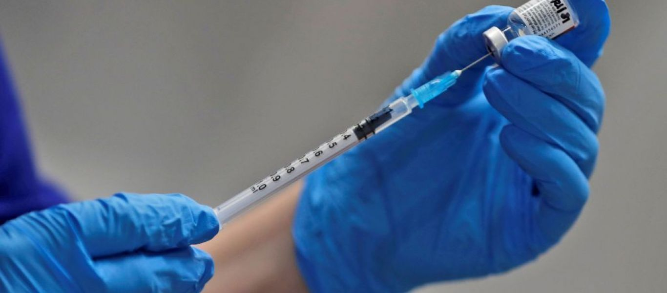 Επιδημιολόγος Ν.Αφρικής: «Πιθανόν αποτελεσματικά τα εμβόλια κατά της παραλλαγής Όμικρον»