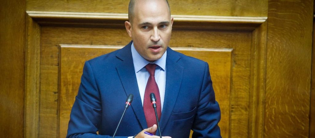 Κ.Μπογδάνος: «Δεν υπάρχουν ειδικά δικαιώματα στην Δημοκρατία μας – Ούτε για τους Ρομά ούτε για κανένα»