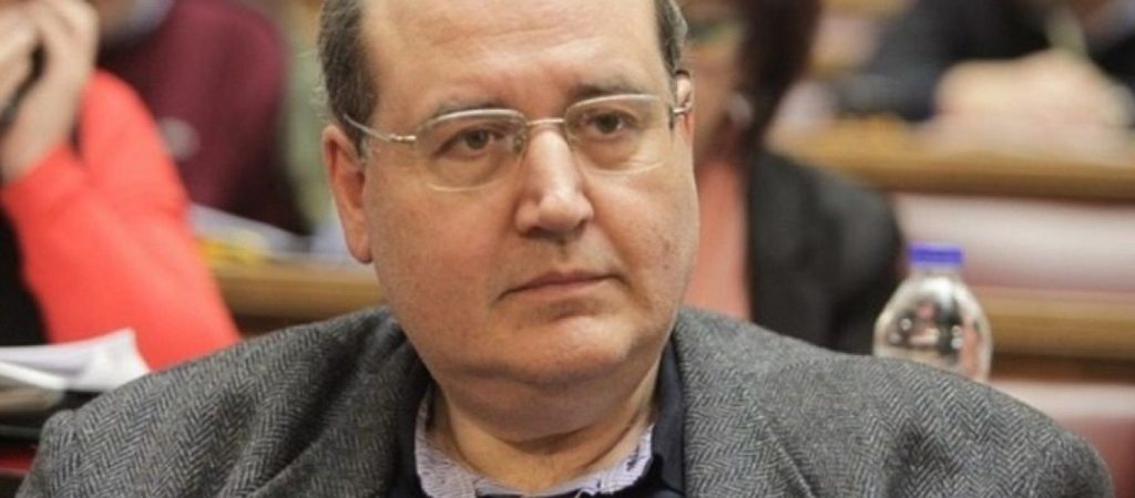 Ν.Φίλης: «Η ΝΔ μετά τους νέους στοχοποιεί και τους ηλικιωμένους – Βαρβαρότητα το πρόστιμο των 100 ευρώ»