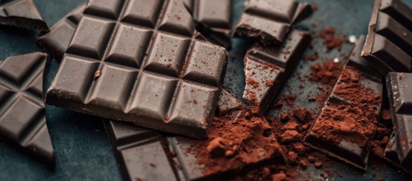 Τα οφέλη της μαύρης σοκολάτας στη σωματική και την ψυχική υγεία