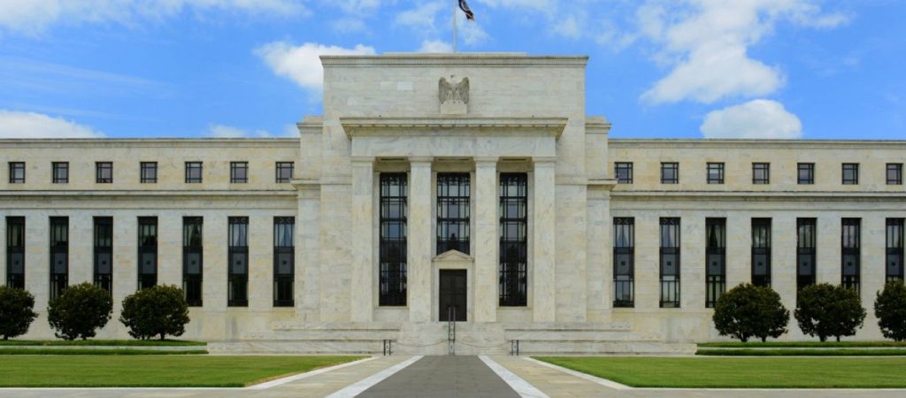 ΗΠΑ: Η FED κάνει λόγο για αυξημένο κίνδυνο επίμονου πληθωρισμού»