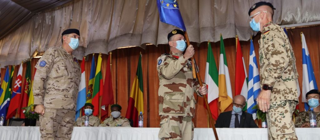 Επικίνδυνες εξελίξεις στην ΕΕ: Στρατηγοί επικεφαλής για τον Covid-19 ενόψει υποχρεωτικού εμβολιασμού – Τι ετοιμάζουν;