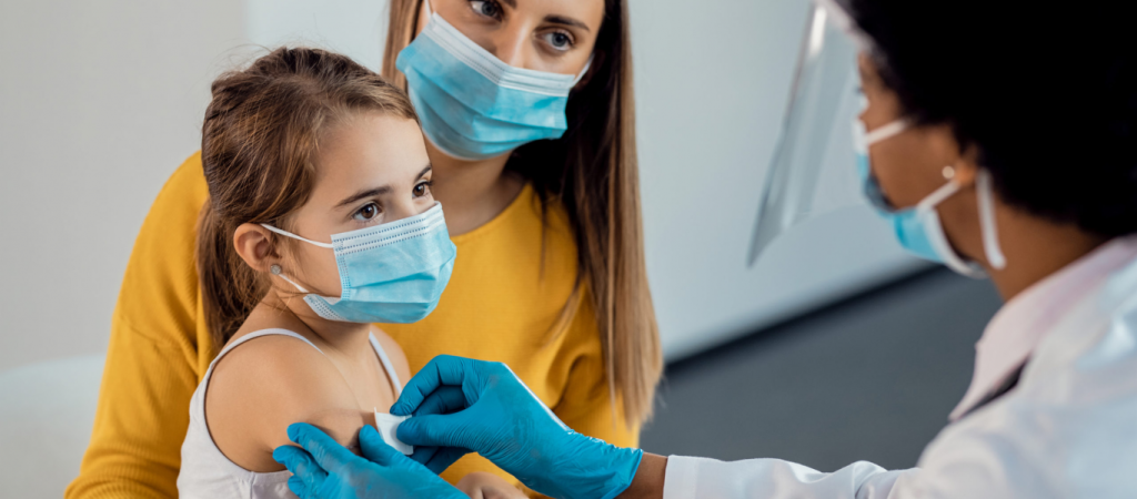 Pfizer/BioNTech: Μία εβδομάδα νωρίτερα θα κυκλοφορήσει στην ΕΕ το εμβόλιο για παιδιά 5-11 ετών
