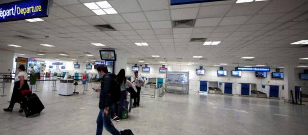 Γαλλία – Μετάλλαξη Όμικρον: Υποχρεωτικό τεστ για όλους τους ταξιδιώτες εκτός Ε.Ε