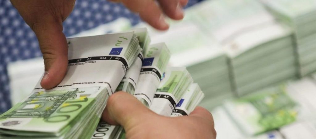 Αυτοί επιβάλλουν πρόστιμα στους ανεμβολίαστους πολίτες: Στα 600 εκατ. ευρώ τα δάνεια των κομμάτων