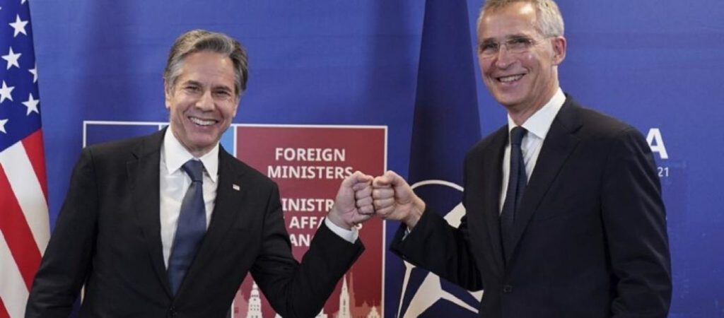To NATO προαναγγέλλει επέκταση στην Ουκρανία: «Δεν επιτρέπουμε να έχει δικά της συμφέροντα η Ρωσία»