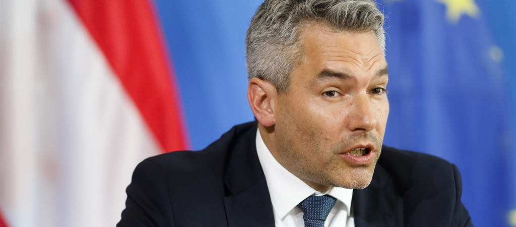 Αυστρία: Ο Καρλ Νεχάμερ αναμένεται να είναι ο διάδοχος του Σεμπάστιαν Κουρτς