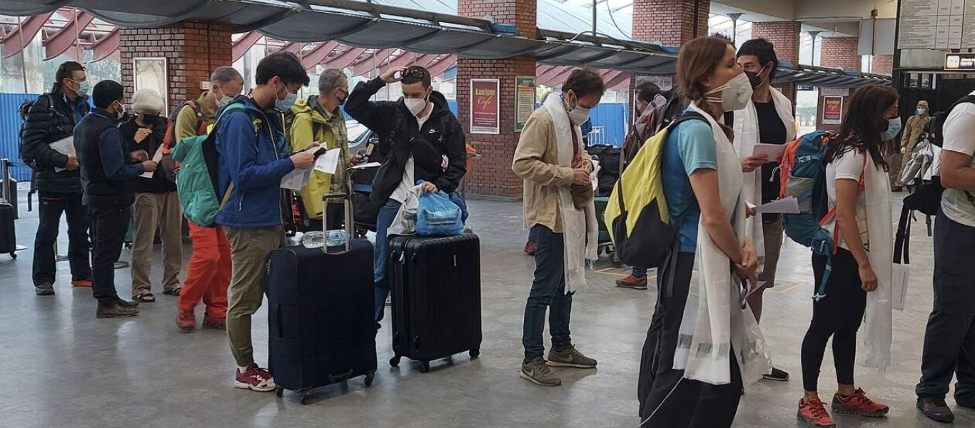 Ολλανδία: Επιβάτες πτήσης από την Ν. Αφρική βρέθηκαν θετικοί στην Όμικρον